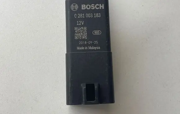 Land Rover Range Rover Sport L494 Glow plug pre-heat relay KX63189E2AA