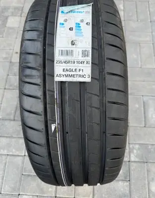 Skoda Superb B9 R19 summer tire 