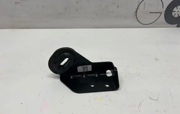 Alfa Romeo Stelvio Radiator mount bracket 00505406020