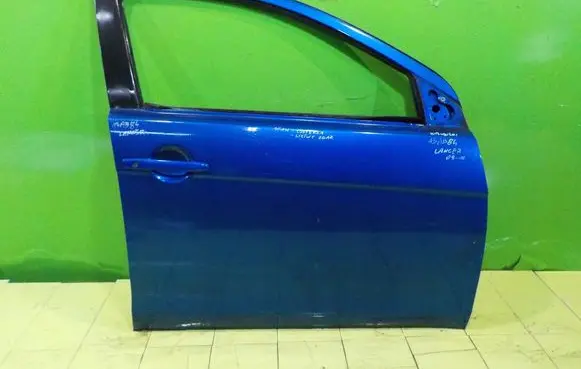 Mitsubishi Lancer VIII Front door PRZOD