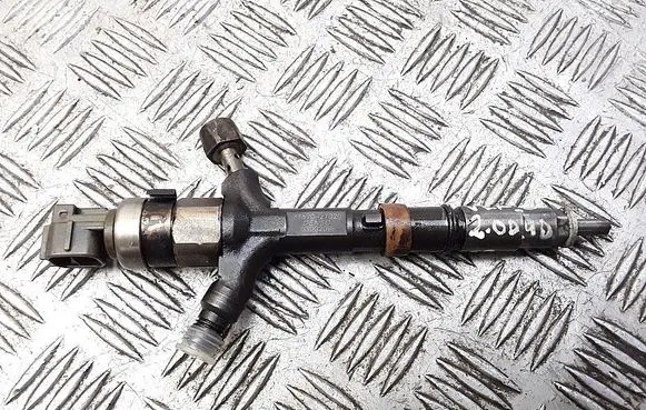 Toyota Corolla Verso E121 Fuel injector 2367027030