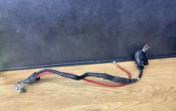 Skoda Octavia Mk2 (1Z) Positive cable (battery) 1K0971920