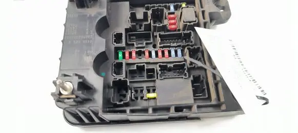 Renault Maxity Relay mounting block 284B6-LC40A