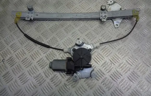 Nissan Almera N16 Front door window regulator with motor 400600