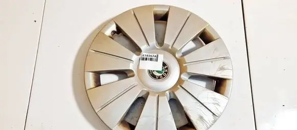 Skoda Fabia Mk1 (6Y) R14 wheel hub/cap/trim 6y0601147h