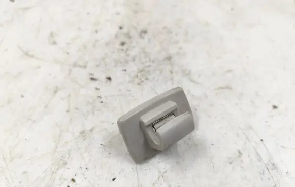 Sun visor clip/hook/bracket