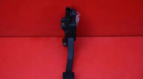 Volvo V60 Accelerator throttle pedal 31329061
