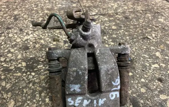 Rear brake caliper