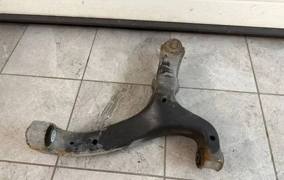 Front lower control arm/wishbone