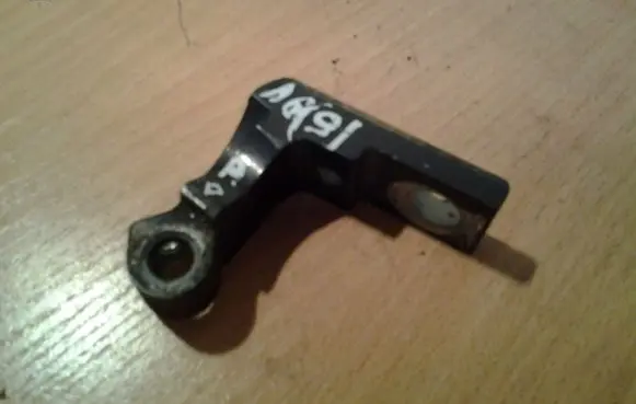 Audi A6 S6 C6 4F Front door upper hinge XS42105