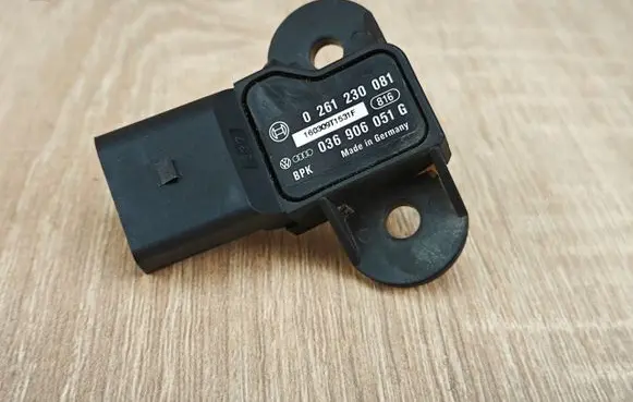 Audi A4 S4 B8 8K Air pressure sensor 036906051G