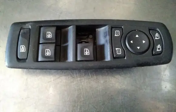 Renault Laguna III Electric window control switch 809610006R