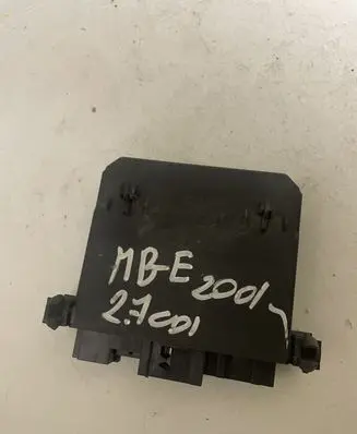 Mercedes-Benz E W210 Door control unit/module 2108207526