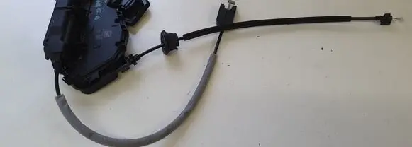 Seat Arona Rear door lock