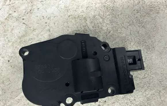 Mercedes-Benz C W204 Air flap motor/actuator K9749004 EFB330 10012008