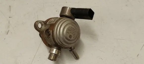 Volkswagen Taigo Fuel injection high pressure pump 05E127027A