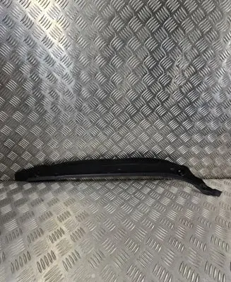 Audi Q8 Fender end trim 4M8821111