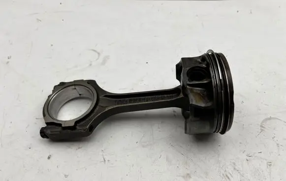 Ford Mustang V Piston with connecting rod RFBR3ECA3312BBNV1 RFBR3ECA3312BB