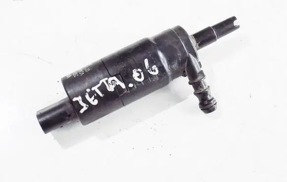 Volkswagen Jetta V Windscreen/windshield washer pump