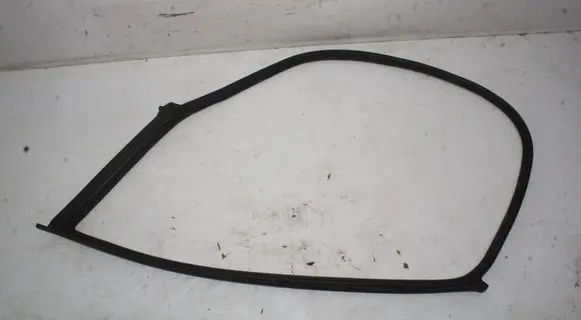 Maserati Ghibli Rubber seal front coupe door 