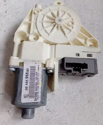 Peugeot 407 Rear door window regulator motor 9646595680
