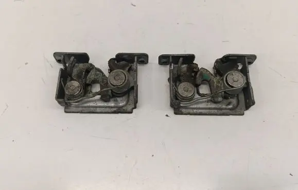 Engine bonnet/hood lock/catch