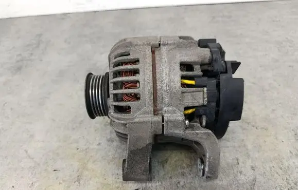 Opel Corsa C Generator/alternator 24437119