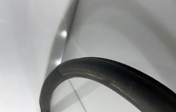 Volkswagen PASSAT B7 Rear door rubber seal (on body) 3C9867913B