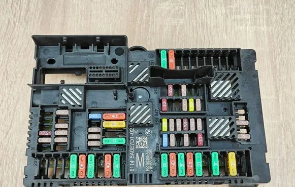 BMW 4 G22 G23 G24 G26 Fuse module 5A0E7D1