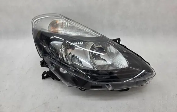 Renault Clio III Headlight/headlamp 8200892498