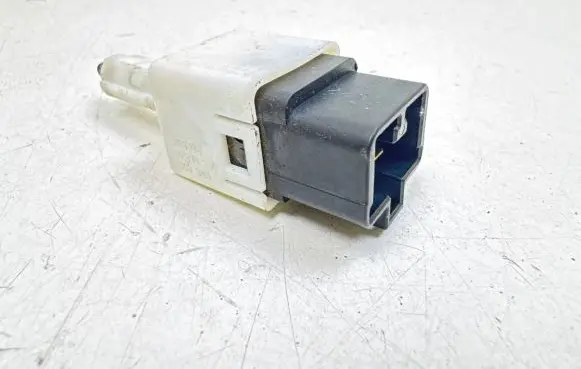 Honda CR-V Brake pedal sensor switch M28988