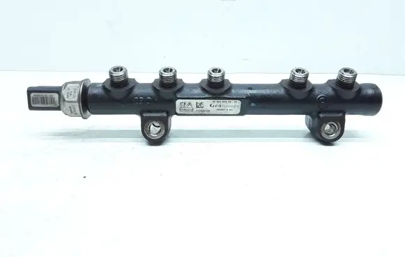 Volvo V60 Fuel main line pipe 9685297580