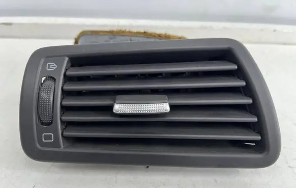 Fiat Ulysse Dash center air vent grill 1484109077