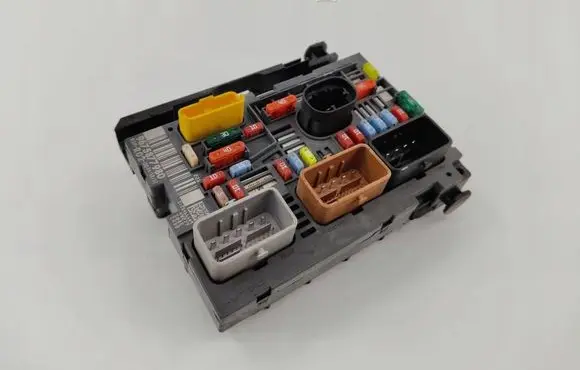Citroen Berlingo Fuse box set 9675877980