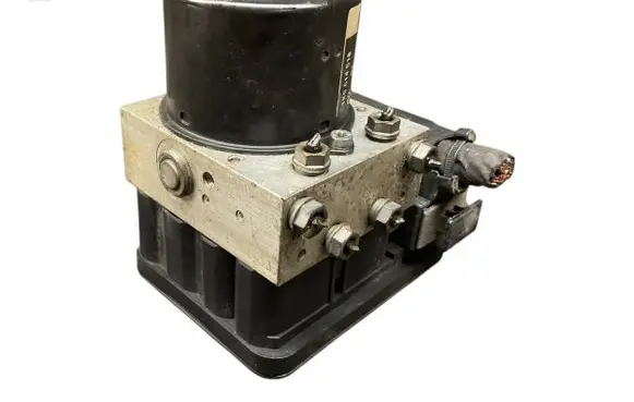 Volkswagen Golf V ABS Pump 1K0907379Q 10096003553