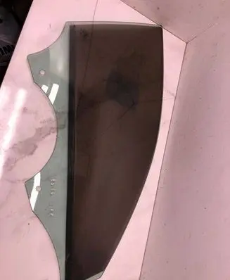 Audi A3 S3 8V Front door window glass four-door 43R001025 E000184