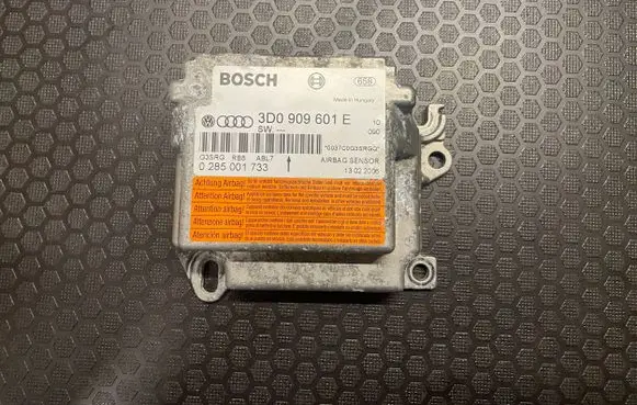 Volkswagen Touareg I Airbag control unit/module 3D0909601E 0285001733