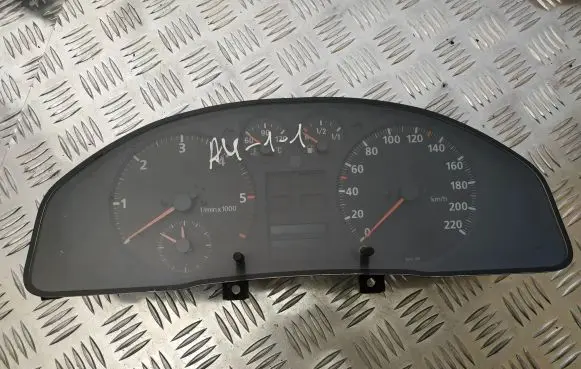 Audi A4 S4 B5 8D Speedometer (instrument cluster) 8D0919272 8D0919034