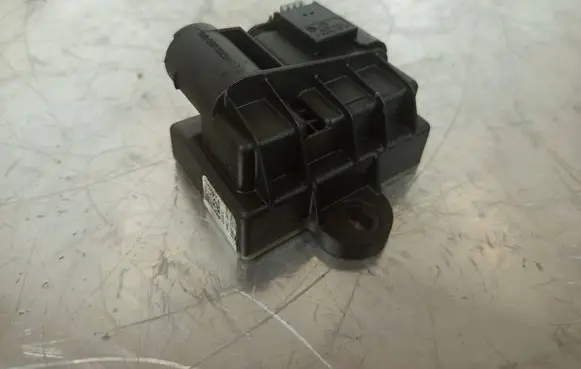 Mercedes-Benz E W212 Combustion relay A6519008003 2203000015605 51299056E