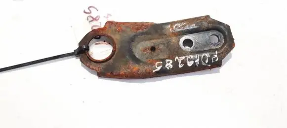 Radiator mount bracket
