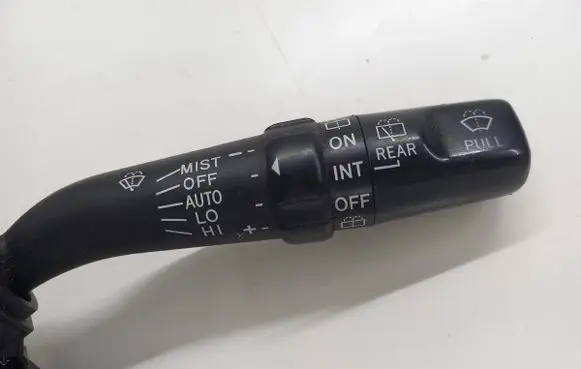 Toyota Avensis T250 Wiper control stalk 173654
