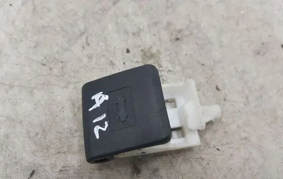 Nissan X-Trail T30 Engine bonnet (hood) release handle NOCODE