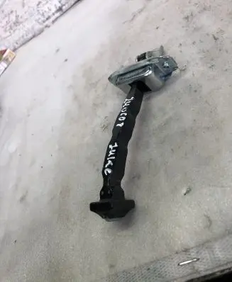 Nissan Juke II F16 Front door check strap stopper 20230210y