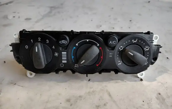 Ford Focus Climate control unit BM5T-19980-AE