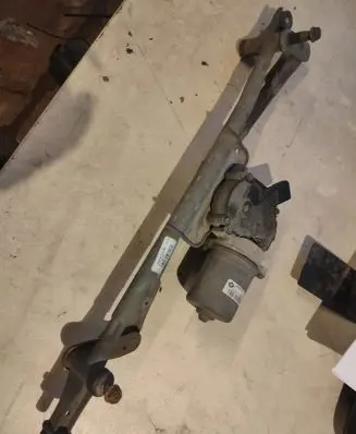 Chrysler Grand Voyager V Front wiper linkage and motor 05113043AA 68442728 95779C