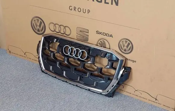Audi Q7 4M Front bumper upper radiator grill 4M0853651BPRN4 4M0853651BP