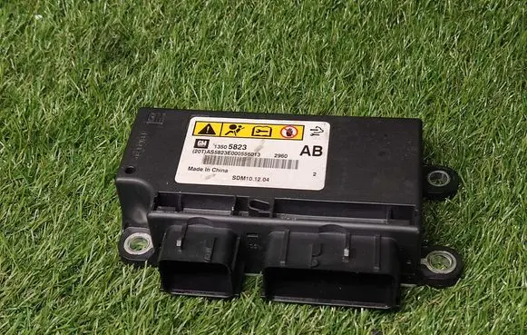 Chevrolet Orlando Airbag control unit/module 13505823