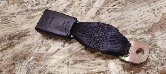 Lexus SC 430 Rear seatbelt buckle 7J7000 27JUN02
