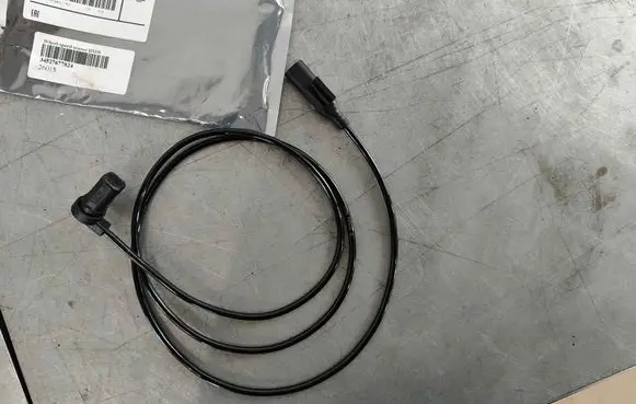 BMW M5 F90 ABS brake wheel speed sensor 34527677824 7677824