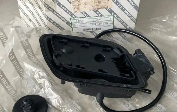 Fiat Tipo Fuel tank cap 2304389 EK2444 52015929